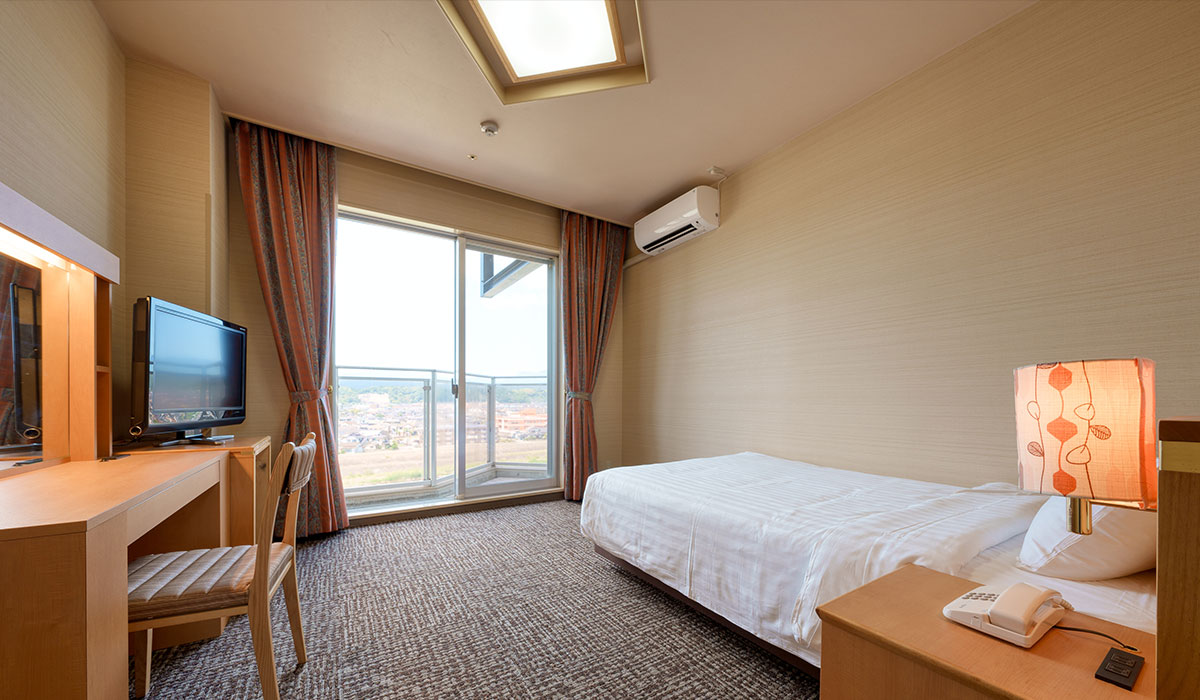 Standard Western Room Semi-Double