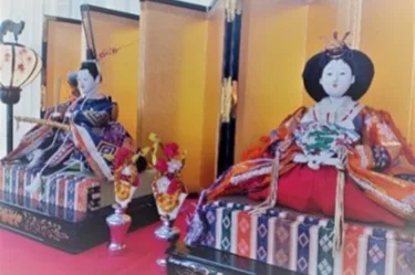 おひなさま♪大階段下に設置しています
